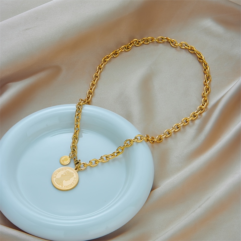 18K Gold-Plated Thick Chain Portrait Round Pendant Necklace